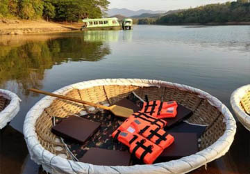 resort in thenmala